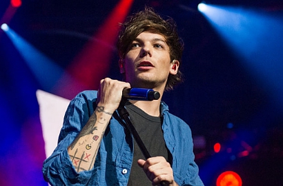 Teman yang Dihamili Louis Tomlinson Kepergok Nonton Konser One Direction