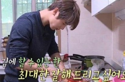 Kang Min Hyuk CN Blue Tunjukkan Sayang ke Nenek di 'I Live Alone'
