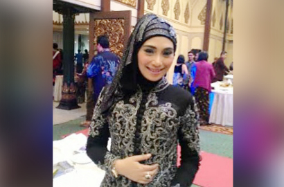 Muncul Lagi Rocker Inka Christie Total Berhijab Kabar Muncul Lagi Rocker Inka Christie Total Berhijab Kabar