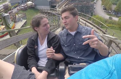 Pria Ini Nekat Lamar Kekasih di Roller Coaster