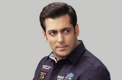Ketika Keponakan Salman dan Anak Tiri Kareena Kapoor 'Berlagak' Shahrukh Khan