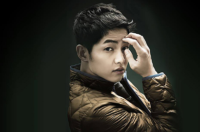 Song Joong Ki Tebar Senyum Berangkat Syuting 'Descendant' ke Yunani