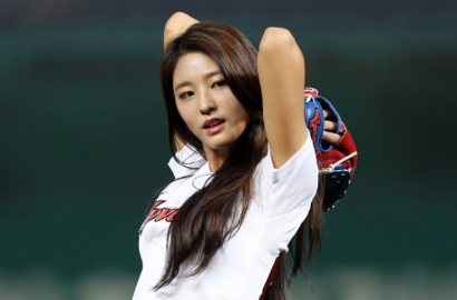 Seolhyun AOA Berisiko Alami Cedera Usai Jadi Pelempar di Pertandingan Bisbol