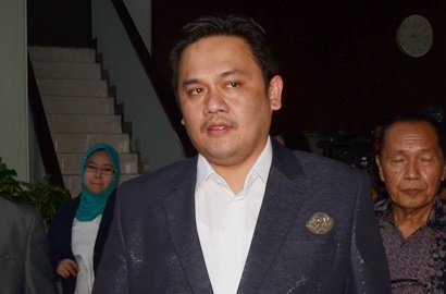 Farhat Abbas Menyerahkan Diri ke Polda Metro Jaya
