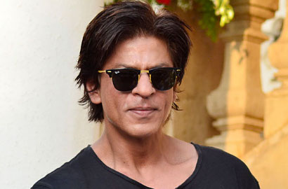 Lepas Penat, Shahrukh Khan Main Bulu Tangkis di Lokasi Syuting Film 'Dilwale'