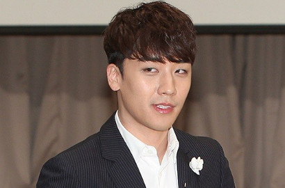 YG Angkat Bicara Soal Seungri Big Bang Kepergok Gandeng Cewek di Klub Malam