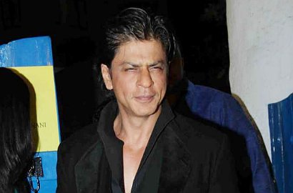 Fans Heboh Lihat Shahrukh Khan Foto Bareng Model Victoria Secret Seksi