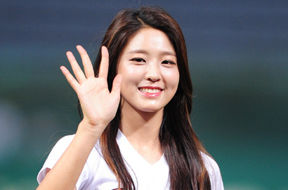 Beredar Foto Member Girlgrup Merokok, Netter Tuding Seolhyun AOA