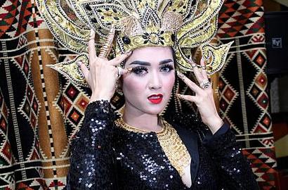 Lepas Nama 'Syahrini KW', Hiara Cleopatra Rilis Single