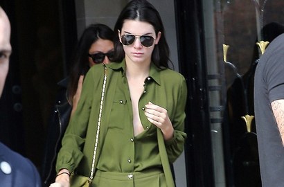 Lagi-Lagi Kendall Jenner Pakai Busana Tanpa Bra