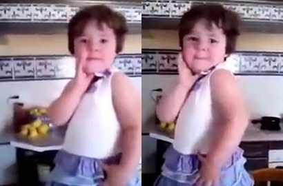 Lucunya Bayi Berhenti Nangis dan Langsung Pose Saat Lihat Kamera