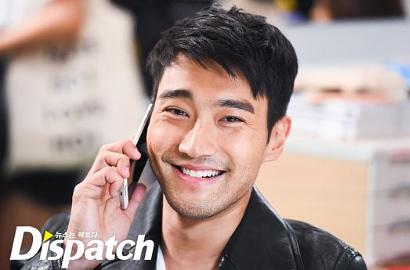 Siwon SuJu Pamer Foto Nyeleneh Sedang Tidur di 'She Was Pretty'