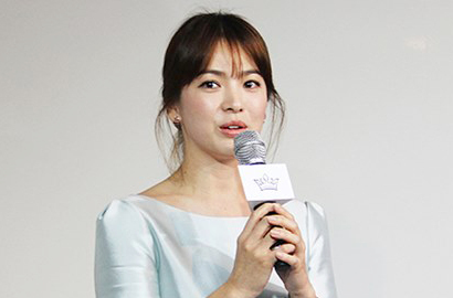 Song Hye Kyo Berbagi Foto Cantik di Yunani Untuk 'Descendants of the Sun'