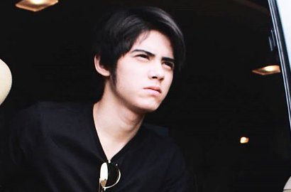 Foto Aliando Tidur di Bagasi Mobil Bikin Fans Jadi Prihatin