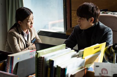 Waduh, Kim Yoo Jung Dicekik di Foto Terbaru 'Joy'