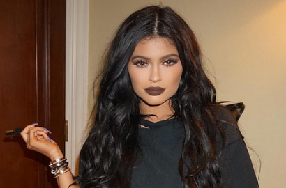 Wow, Apakah Cewek Ini Kembaran Identik Si Seksi Kylie Jenner?
