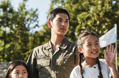 Kumal, Siwan ZE:A Tetap Ganteng di Foto 'Oppa's Thought'