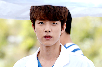Sering Aegyo Pas Syuting, Sungyeol Infinite Dipuji Tim 'D-Day'