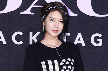 Sooyoung SNSD Kompak Tampilkan Gaya Imut Bareng Kakak Cewek