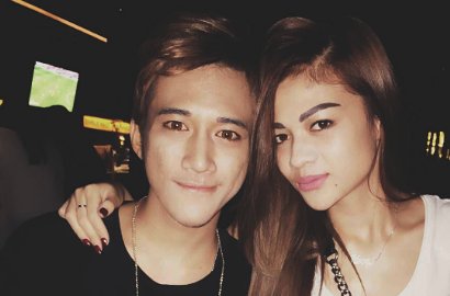 Ciyeee, Dicky SMASH Dikabarkan Pacaran dengan Pedangdut Hesty Klepek Klepek