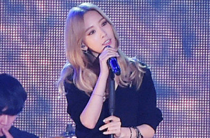 Waduh, Tae Yeon SNSD Kaget Gara-Gara Kembang Api Saat Manggung