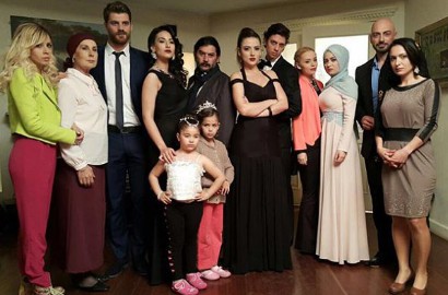 Akrabnya Elif dan Paman Melih Saat Syuting 'Elif' Season 2