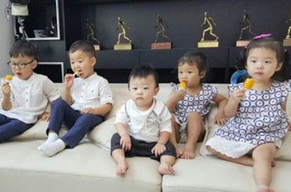 Lihat Kerennya Triplet Belajar Sepakbola ke Lee Dong Gook di 'Superman is Back'