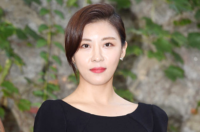 Keren, Ha Ji Won Pamer Bisa Duduk Sambil Renggangkan Kaki