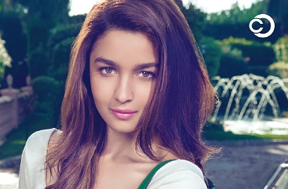 Alia Bhatt Ungkap Kesan Main Film Terbaru Bareng Shahrukh Khan