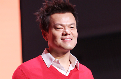 Iklankan Seragam Sekolah Super Seksi, Park Jin Young Dikritik Netter