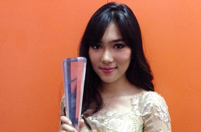 Isyana Sarasvati Tegang Saat Diinterogasi Soal Pacar di !nsert Awards 2015