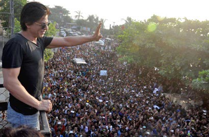 Untuk Penggemar, Shahrukh Khan Rilis Teaser 'Fan' di Ultah Ke-50?