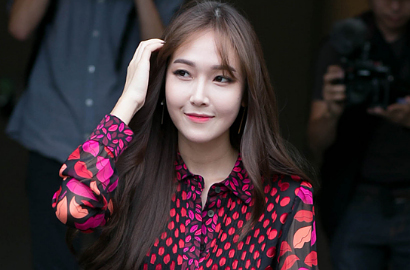 Cuma Pakai Atasan, Jessica Jung Super Seksi dan Cantik Bak Bidadari