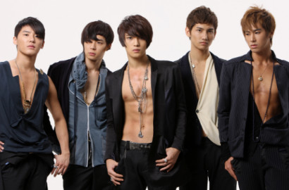 Diklaim Sebagai Momen Terakhir Berlima, Foto Lawas TVXQ Ini Bikin Heboh Netter