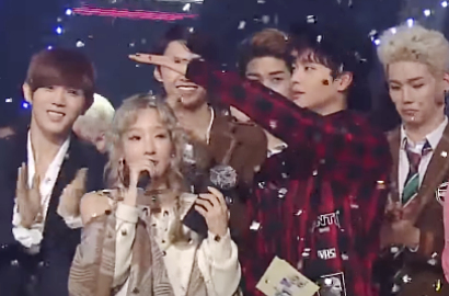 Manisnya Sungjae Jadi 'Payung' Tae Yeon SNSD di 'Inkigayo'