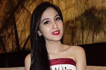 Kepergok Kenakan Gaun Pengantin, Sandra Dewi Mau Nikah?