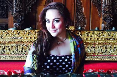 Regina Beberkan Farhat Abbas Tak Pernah Ucapkan Talak Padanya