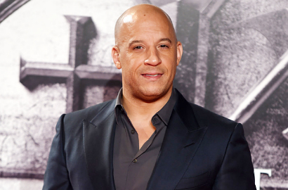 Keren, Vin Diesel Buka Premiere 'Last Witch Hunter' dengan Pedang Berapi