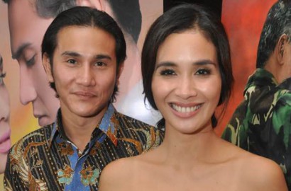 Tiga Tahun Menikah, Ini Ucapan Romantis Vino Bastian untuk Marsha Timothy
