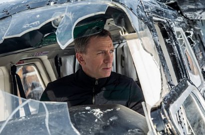 Ada 'Adegan Ranjang' dan James Bond Goda Wanita di Video Baru 'Spectre'