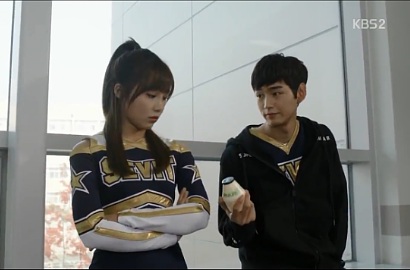 Lee Won Geun Peluk Hangat Eun Ji A Pink di Eps 6 'Cheer Up'