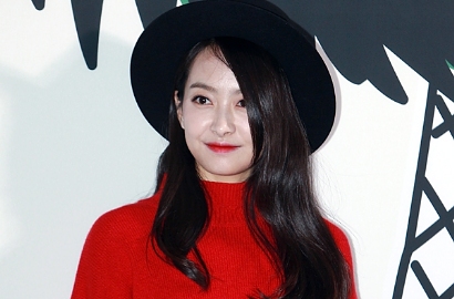 Pose Nungging Cantik, Victoria Jadul Pakai Batu Akik di Teaser Comeback f(x)