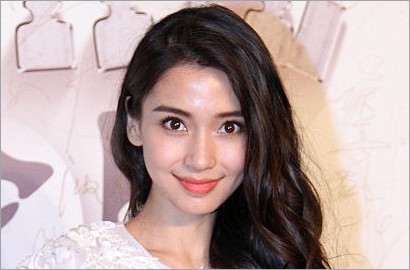 Beredar Video Nge-dance Vulgar, Angelababy Berikan Klarifikasi