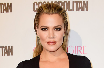 Tulis Buku, Khloe Kardashian Pose Bugil di Sampul