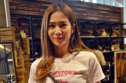 Tak Mau Bahas Isu Sudah Nikah, Bunga Zainal Bicara Bisnis Kuliner Bareng Teman