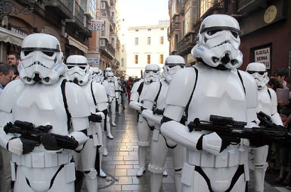 Promosi 'Star Wars: The Force Awakens', 500 Stormtrooper Penuhi Tembok Besar Tiongkok