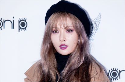 Makin Sensual, HyunA 4Minute Pamer Pundak dan Paha Mulus di Acara Fashion
