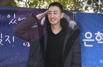 Ganteng Plontos, Ini Foto Pemotretan Terakhir Eunhyuk SuJu Sebelum Wamil