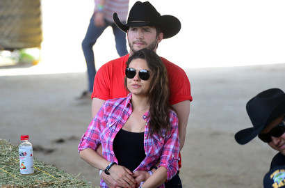 Kerap Tampil Mesra, Ashton Kutcher dan Mila Kunis Dikabarkan Cerai?