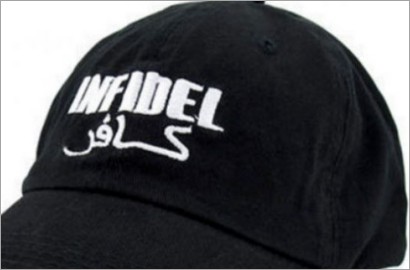 Topi Baseball Tulisan 'Kafir' dalam Bahasa Arab Tuai Kontroversi Publik